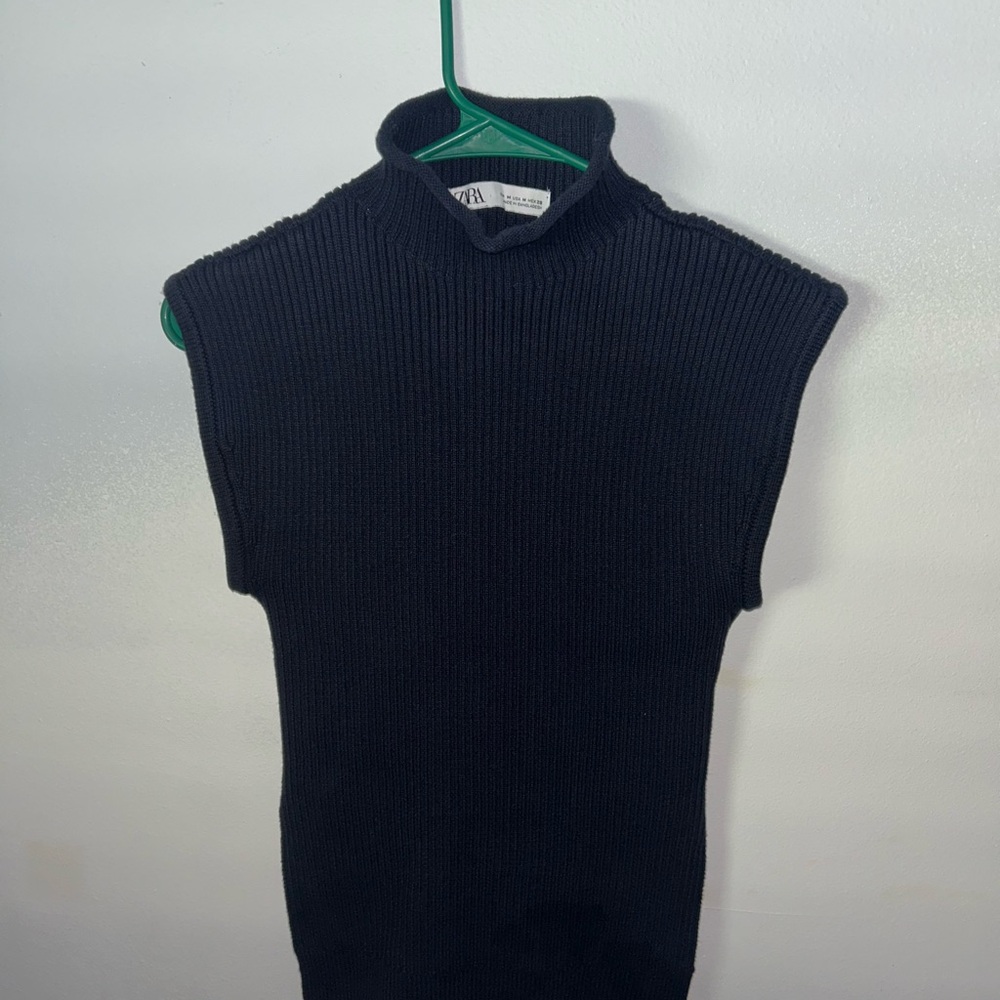 Zara Women's Black Sleeveless Turtleneck Sweater